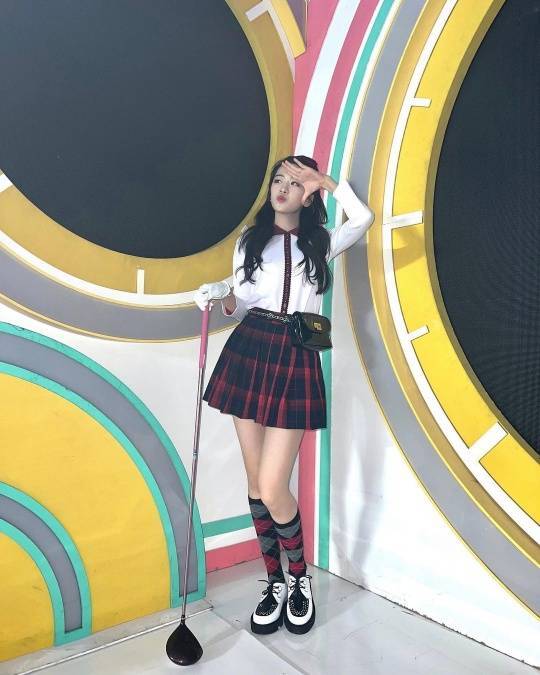 사진=안유진 인스타그램