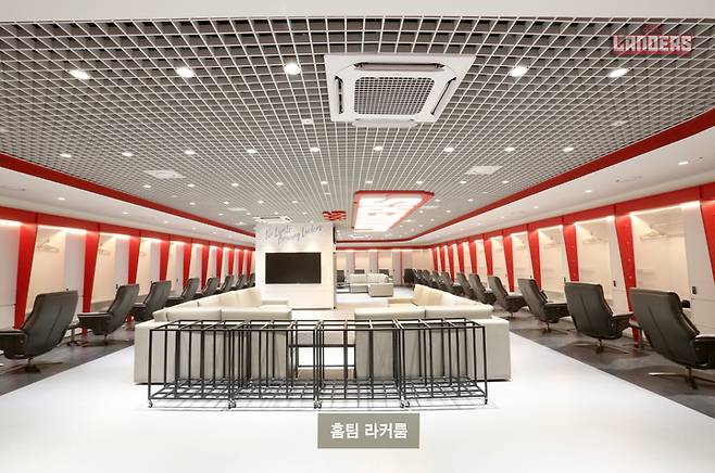 [서울=뉴시스] 리모델링한 인천 SSG랜더스필드 홈팀 라커룸. (사진 = SSG 랜더스 제공) *재판매 및 DB 금지