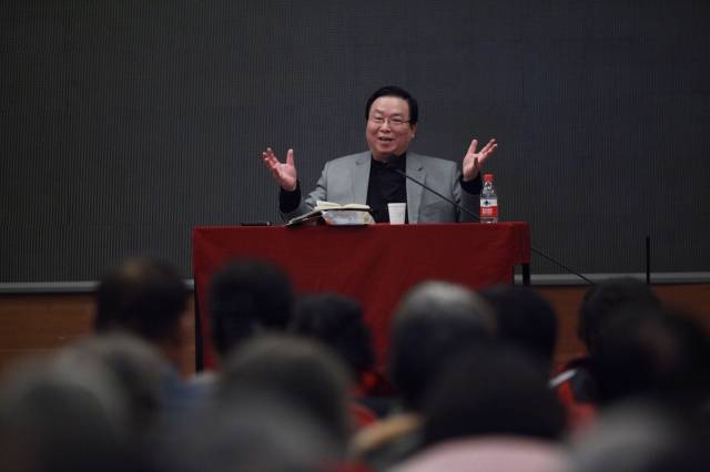 정필도 부산 수영로교회 원로목사가 성도들을 대상으로 설교하고 있다. 수영로교회 제공