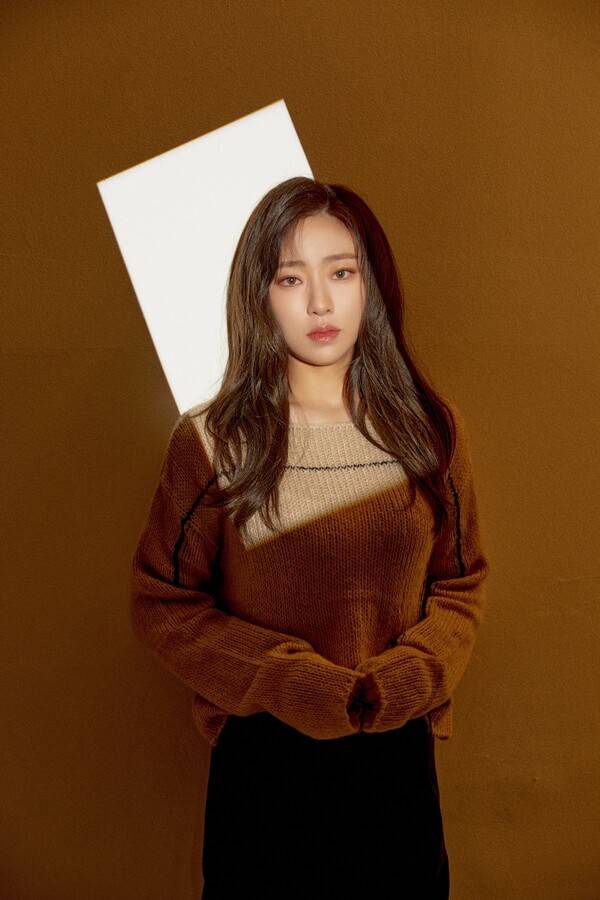 ▲ 이선희 '바람꽃'을 리메이크하는 신예영. 제공|셀러빗