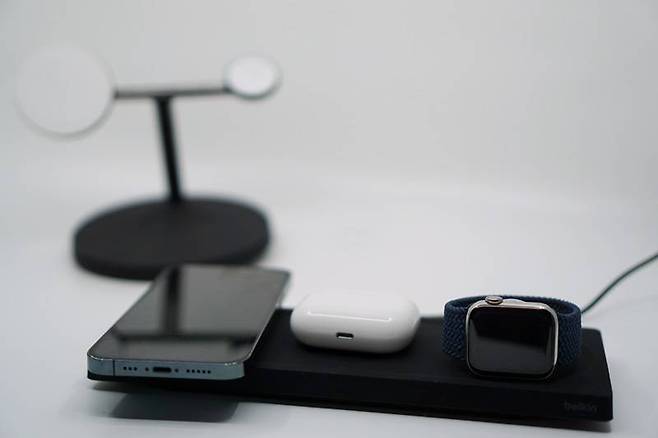 스탠드 제품과 비교하면 각각 장단점이 있으니 취향에 따라 선택하자