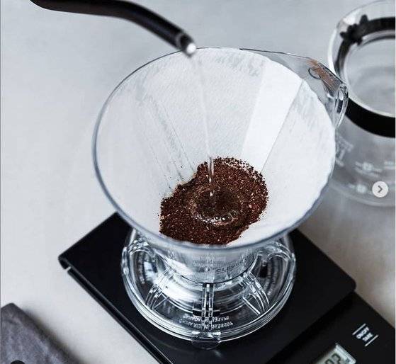 간편하게 커피를 내려 마실 수 있는 기구, 클레버. 사진 클레버 인스타그램