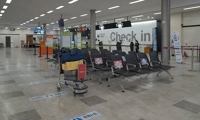 전북 군산 옥서면 군산공항 대합실. 군산공항은 2016년부터 2020년 8월까지 137억원의 누적 적자를 기록했다.