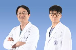 왼쪽부터 고대구로병원 마취통증의학과 임병건 교수, 오석경 교수./사진=고대구로병원
