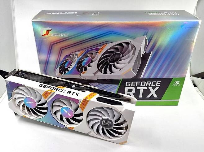 컬러풀 아이게임 지포스 RTX 3080 울트라 OC 12GB LHR(화이트 모델)
