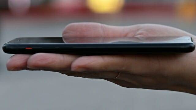 아이폰SE 3세대 측면(사진=지디넷코리아)