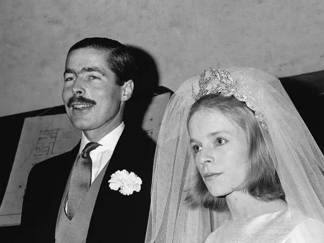 루칸 백작과 아내 베로니카가 1963년 결혼식을 올리고 사진을 찍고 있다. 헐턴도이치컬렉션 캡처