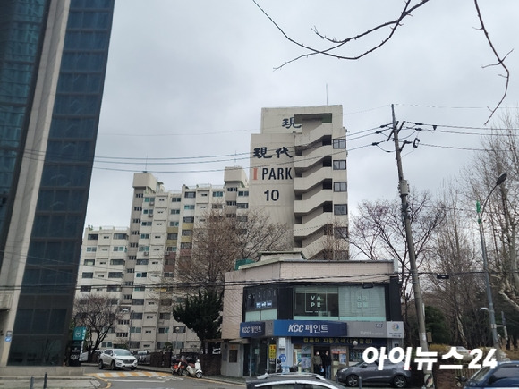 서울 서초구 서초동 일원 '현대아파트' 전경. [사진=김서온 기자]