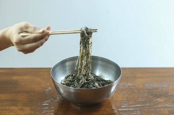 들기름 막국수를 유행시킨 고기리 막국수의 들기름 막국수. 김성룡 기자