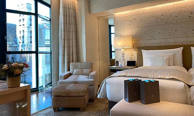 사마리텐의 부티크 호텔 ‘슈발 블랑 파리’. 프랑스 명품 브랜드 그룹 루이뷔통모엣에네시(LVMH)의 주요 브랜드와 신진 브랜드를 포함해 매장 600여개가 입점해 있고, 5성급 호텔은 물론 갤러리, 사무실, 사회주택, 탁아소까지 있다.