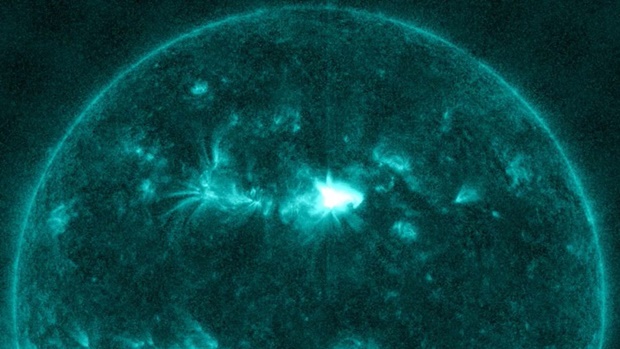지난달 28일부터 29일 사이 태양흑점 AR2975에서 포착된 17차례의 태양플레어 중 한 번./출처=NASA/GSFC/SDO