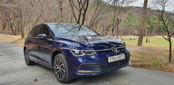 지난 1일 시승한 골프 8세대 모델. 골프는 멕시코 만의 강한 바람을 뜻하는 단어로 스포츠와는 상관 없다. 성남·하남=강병철 기자