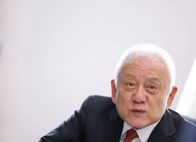 김한길 국민통합위원장     (서울=연합뉴스) 김도훈 기자 = 대통령직인수위원회 김한길 국민통합위원장이 6일 오전 서울 종로구 삼청동 인수위에서 연합뉴스와 인터뷰를 하고 있다. 2022.4.7 superdoo82@yna.co.kr
(끝)