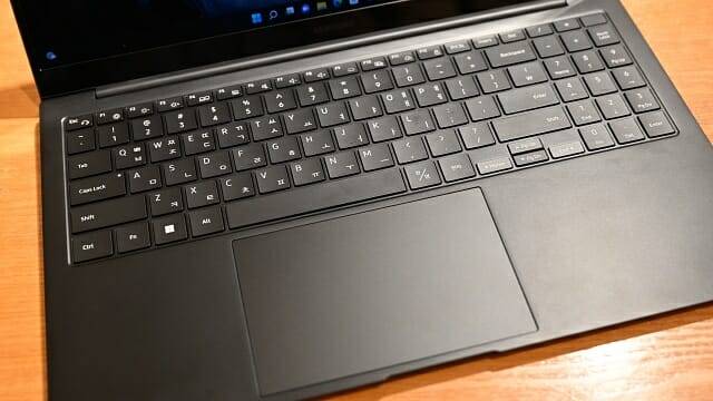 키 크기나 눌리는 깊이는 제품 두께에 비해 무난한 편이다. (사진=지디넷코리아)