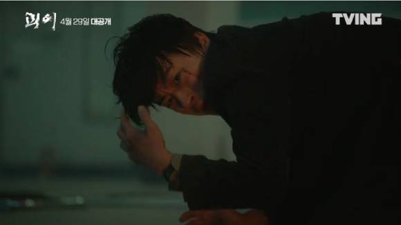 티빙 오리지널 시리즈 '괴이' 메인 예고편이 공개돼 관심을 모으고 있다. [사진=티빙 '괴이' 메인 예고편 캡쳐]