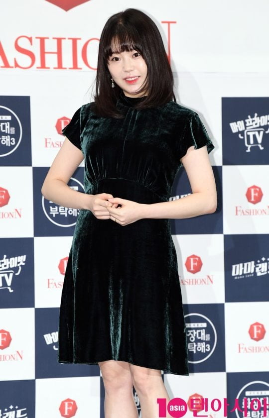 Cho Hye-Jung, daughter of Cho Jae-hyun, who was identified as a perpetrator of the Me Too and Sexual Assault Damage campaign and stopped working, has returned to the house theater in five years and resumed his entertainment activities.As Cho Jae-hyun was identified as a molestation perpetrator, it is said that the daughter who reminds him is uncomfortable to watch on the air and the family sit-in is unfair.Cho Hye-Jung appeared briefly in the early part of TVNs Saturday Drama Our Blues, which was first broadcast on the 9th.Having divided himself into a fellow seawoman of Han Ji-min (Lee Young-ok), he comforted his senior sea girl by saying, Sister, dont worry when Han Ji-min was bruised.Cho Hye-Jung appeared on Drama only five years after the Confessions couple, the first time since the controversy over his father Cho Jae-hyuns Me Too in 2018.Cho Jae-hyun, then identified as the perpetrator of sexual harassment, got off TVN Cross, which was in the cast, and stopped all activities; at the time, he said, Ill put everything down.From now on, I will spend time looking back on my life with a atonement to the victims. However, the arrow of criticism towards Cho Jae-hyun headed to his daughter, Cho Hye-Jung, and Cho Hye-Jung did not act as an actor after that.He also terminated his contract with his agency Jellyfish Entertainment.Above all, Cho Hye-Jung appeared as the daughter of Cho Jae-hyun in SBS entertainment Good Sunday - Take care of my dad in 2015, and informed the public about his face.Even when he starred in the on-style First Time, he had to get a stingy look as a gold spoon actor with the halo of Cho Jae-hyun, and he also suffered controversy over his acting ability in MBC Everlon Imaginary Cat.Cho Hye-Jung, who was gradually growing up through filmography through the Weightlifting Fairy Kim Bok-joo and the Confessions couple, took a heavier tag with the Me Too incident.This was clearly revealed in the reaction of the netizens.In the Our Blues audience talk, the netizens responded such as I do not want to see Cho Hye-Jung, Why Cho Jae-hyuns daughter is here, Cho Jae-hyun reminds me and feels rejected, Cho Jae-hyun daughter is excluded.Some netizens voiced that it is unfair to take solidarity responsibility for What is Cho Hye-Jungs sin?With cheering and criticism for Cho Hye-Jung coexisting, the clear thing is that Our Blues has become louder with the issue of Cho Hye-Jung.As Our Blues is a masterpiece that has been expected since the broadcast with previous lineups such as Lee Byung-hun, Shin Min-ah, Kim Woo-bin, and Han Ji-min, it is not likely that this controversy will be welcome.