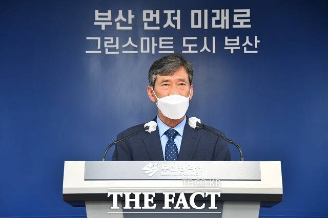 이병진 부산시 행정부시장이 14일 부산시청에서 '부산 K-콘텐츠 육성 방안' 관련 브리핑을 하고 있다. /부산시 제공