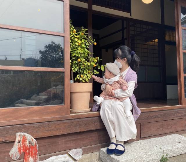 ▲아기 기후소송에 참여한 강언주(38)씨는 "기후위기는 저 같은 어른만 겪는 것도 아니고, 청소년만 겪는 것도 아니고 0세인 아이도 겪고 있는 현실"이라며 "소송에 참여함으로써 기후위기의 책임을 사회에 묻는 것이 필요하다고 생각했다"라고 말했다. ⓒ강언주