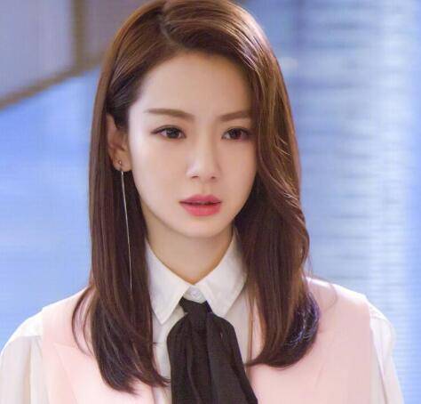 펄어비의 ‘검은사막’ 중국 정식 서비스를 앞두고 공식 홍보대사로 선정된 배우 치웨이(戚薇). [치웨이 페이스북]