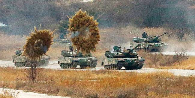 기동훈련에 나선 육군의 K2 흑표 전차. [동아DB]