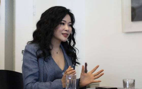 웅산은 지치지 않고 활동할 수 있는 이유에 대해 "제게 음악은 제2의 수행이자 소명이다. 수행자가 게으르다는 건 있을 수 없는 일이기 때문에 가끔 지칠 때도 음악적으로 해소하려 한다"고 했다. 권혁재 사진전문기자
