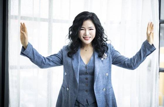 웅산 한국재즈협회장은 지난 12일 인터뷰에서 이달 26일 개막하는 ‘2022 서울재즈페스타'에 대해 “코로나19가 없어지는 시기의 시작을 저희가 열게 되어 감사하다”며 “마음을 열고 노들섬으로 오시면 지쳐있는 시기에 짜릿한 영감을 받으실 수 있을 것”이라고 말했다. 권혁재 사진전문기자