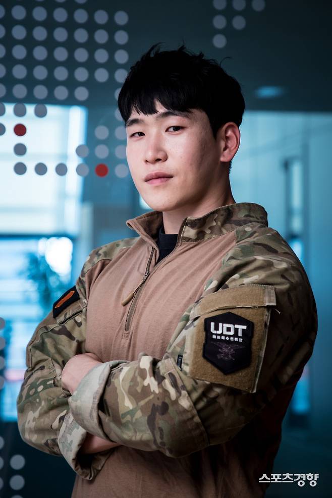 SKY채널·채널A 예능 프로그램 ‘강철부대2’ 출연자 UDT 윤종진이 최근 서울 마포구 매봉산로 DDMC에서 ‘스포츠경향’과 만나 포즈를 취하고 있다. 이선명 기자 57km@kyunghyang.com