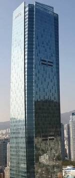 한국주택금융공사가 입주한 부산 남구 문현동 부산국제금융센터(BIFC) 전경. 국제신문DB