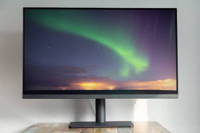 벤큐 PD3205U는 사진 및 영상 편집도 가능하나, 웹 디자인이나 일러스트 용도로 적합하다. 출처=IT동아