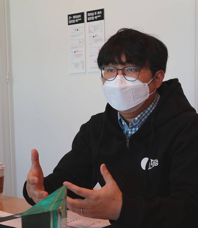 우아한형제들의 웹툰 플랫폼 만화경의 사업을 총괄하고 있는 김명철 만화경셀장.