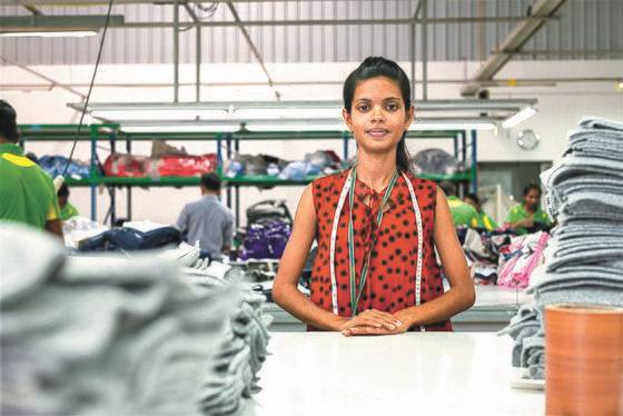 파타고니아는 공정무역 인증 제품을 300개 이상으로 늘려 각 지역 노동자들의 임금과 작업 환경 개선에 나서고 있다. 파타고니아