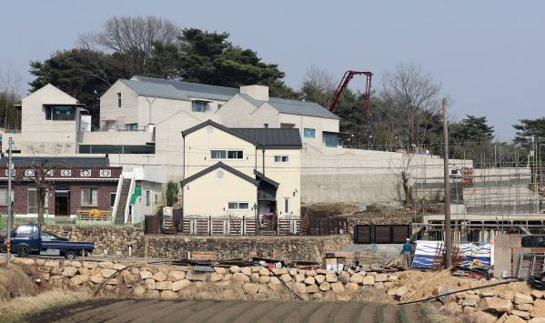 사진은 문재인 대통령 사저 전경