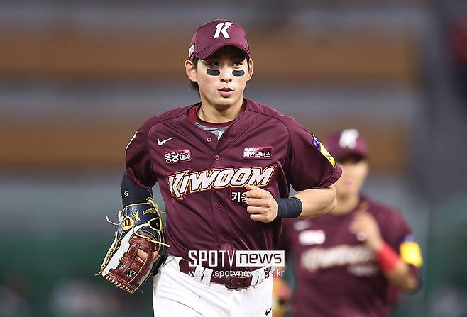 ▲ 시즌 초반 장타력 발전의 기미를 뚜렷하게 보여주고 있는 이정후 ⓒ곽혜미 기자