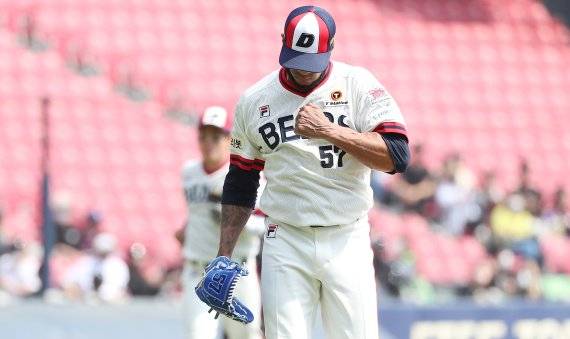 어깨 부상으로 엔트리에 빠진 두산 미란다. /사진=뉴시스