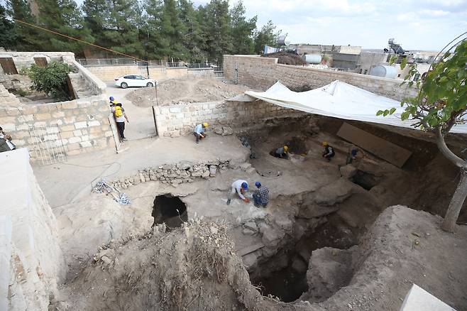 터키 마르딘주(州) 미디야트에 있는 지하도시 ‘마티아테’의 발굴 현장 입구 모습.