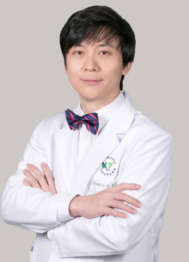 ▲ 건양대병원 이진웅 교수가 해외 견주관절 학술대회에서 ‘최우수 포스터상’을 수상했다. ⓒ건양대병원