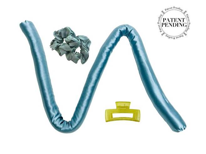 드라마에서 실제로 사용한 Heatless Hair 컬링 리본 키트. 실크 봉과 스크런치 2개, 집게 핀하나로 구성돼있는 세트.