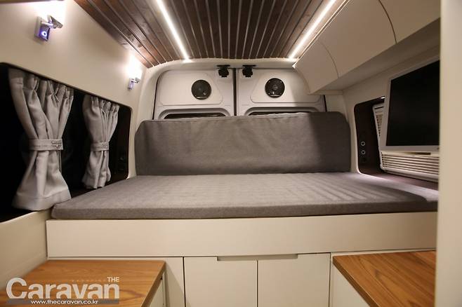 월든 오버랜드의 후면부 침대