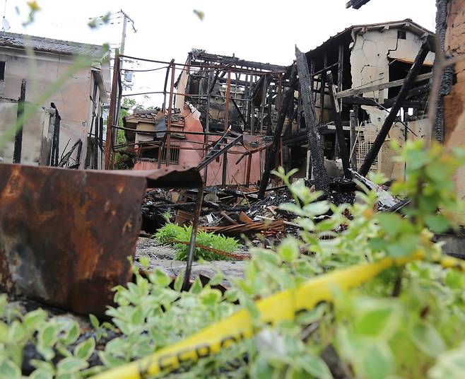 방화로 불탄 일본 우토로 건물 (우토로=연합뉴스) 이세원 특파원