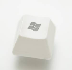 이 키를 누르면 윈도우 잠금 화면으로 전환 되어서 로그인을 하기 전까지 내용을 완벽하게 숨길 수 있다./사진=이미지투데이