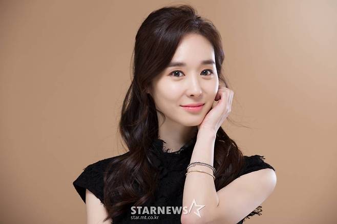 tvN 드라마 '킬힐'의 배우 한수연이 25일 진행된  종영 인터뷰를 위해 포즈를 취하고 있다. '킬힐'은 홈쇼핑에서 벌어지는 세 여자들의 끝없는 욕망과 처절한 사투, 성공과 질투에 눈 먼 세 여자의 무기 하나 없는 전쟁 드라마다. /사진제공=스타잇엔터테인먼트 2022.04.25 /사진=이동훈 기자 photoguy@