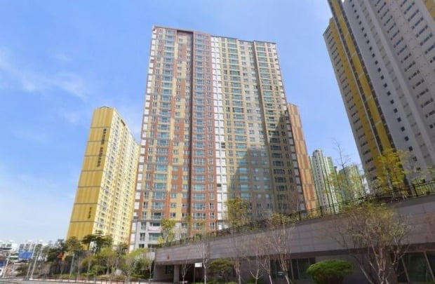 경남 창원시 마산합포구 월영동에 있는 ‘마린애시앙부영’ 전경 사진=네이버부동산