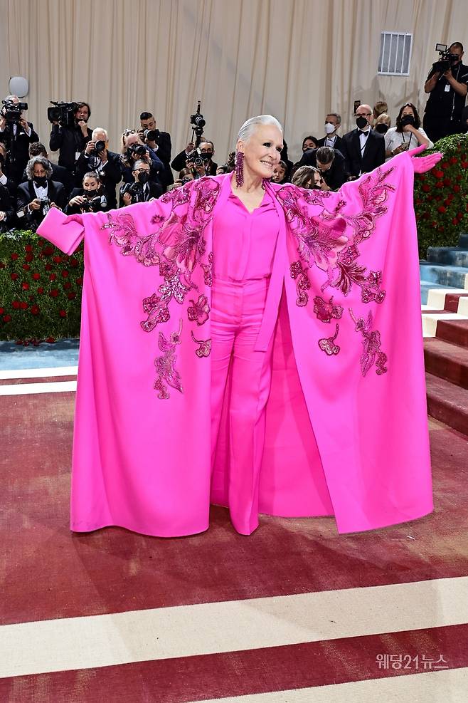 GLENN CLOSE - MAY 2 2022 - NEW YORK - GETTYIMAGES (사진제공 : 발렌티노)