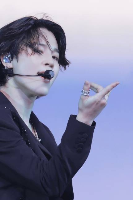 '인스타 개인 세계1위' 방탄소년단 지민, 인스타 일일 팔로우 증가 1위..단 16개 게시물로 '핫 인기'