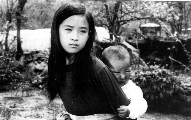 아역배우 시절 강수연. 한국일보 자료사진