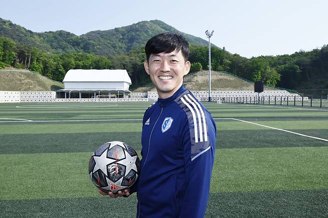 손흥민의 친형인 손흥윤 .독일 할스텐벡 렐링겐에서 뛰었고 현재 SON축구아카데미 수석코치를 맡고 있다. 김현동 기자