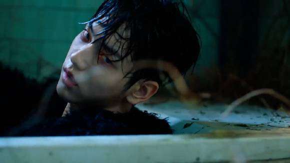 투모로우바이투게더의 신곡 'Good Boy Gone Bad' 뮤직비디오 티저가 공개돼 관심을 모으고 있다. [사진=투모로우바이투게더 'Good Boy Gone Bad' MV 티저 영상 캡쳐]