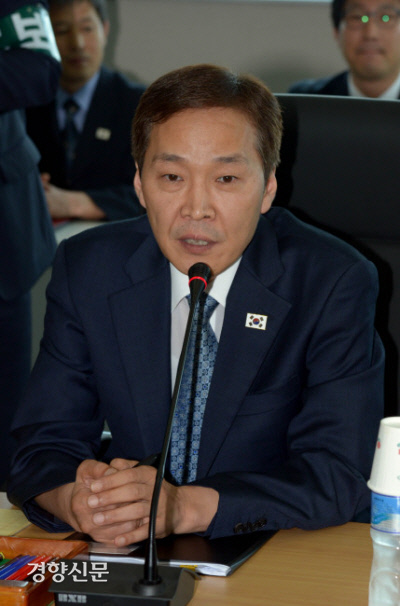윤석열 정부의 초대 통일부 차관으로 김기웅(51) 전 청와대 통일비서관이 내정됐다.