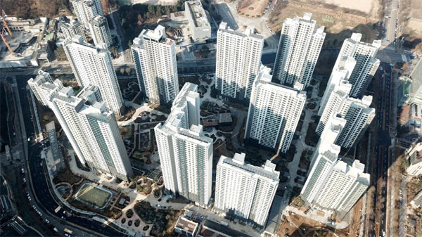 4가구 무순위 청약에 8531명이 몰린 과천 위버필드 전경. [사진 제공 = 롯데건설]