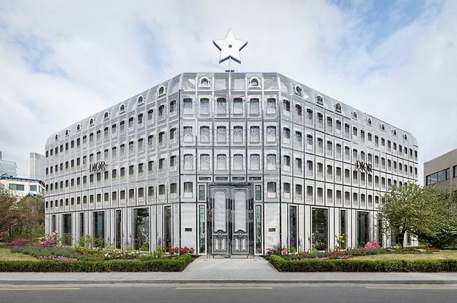 지난 1일 서울 성수동에 문을 연 디올 성수